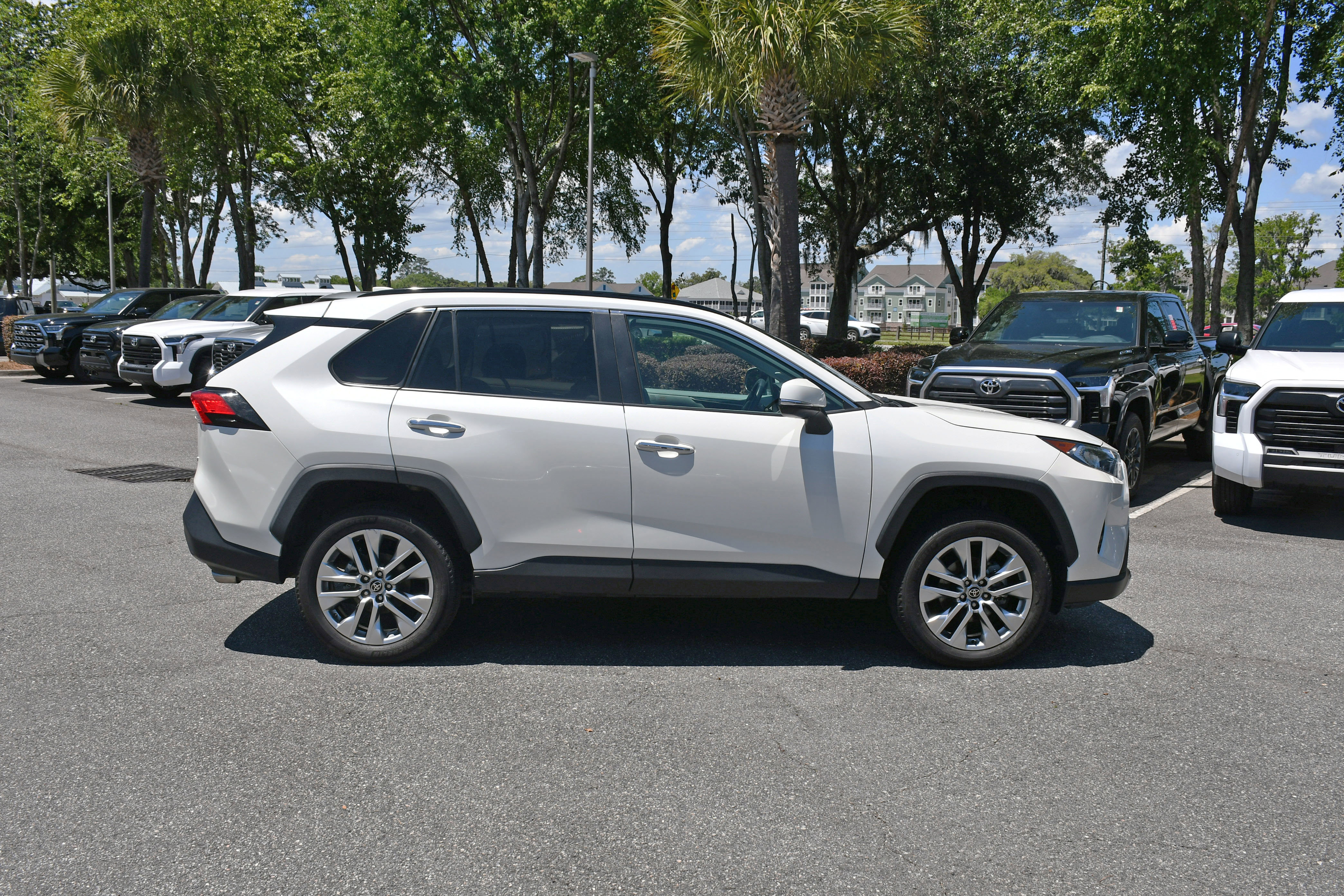 Used 2021 Toyota RAV4 Limited w/ Limited Grade Weather Package FWD image 4