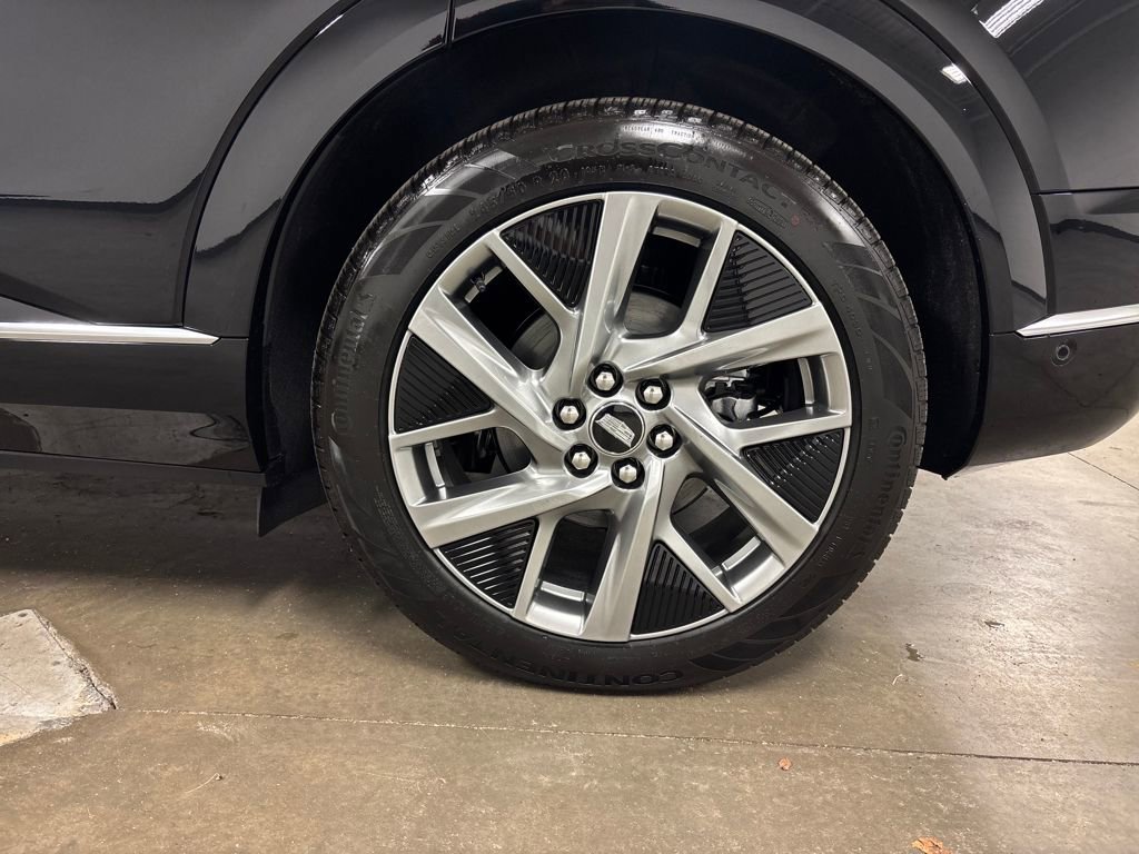 New 2026 Cadillac Optiq Luxury 2 w/ LPO, Floor Liner Package image 11