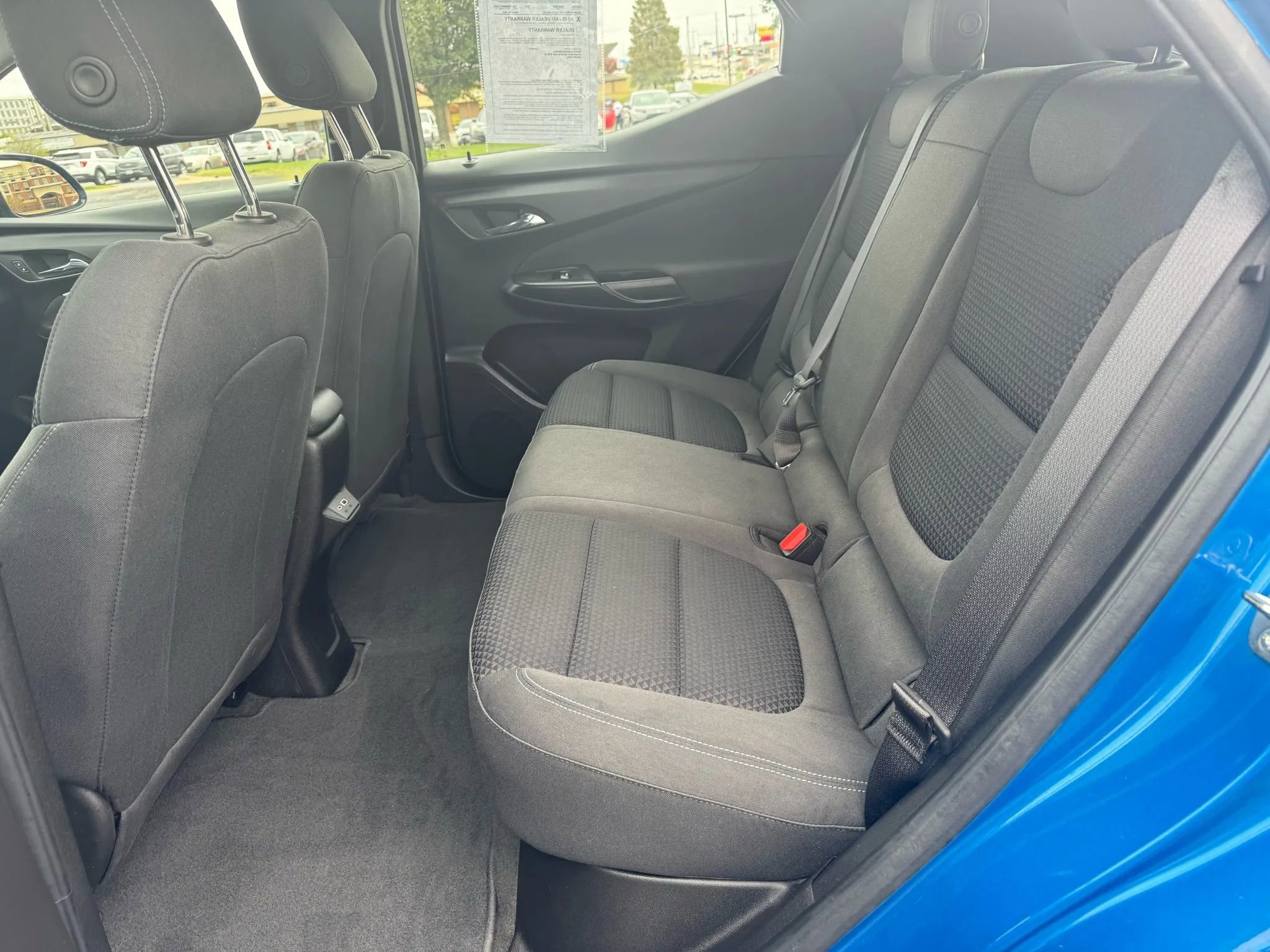 Used 2022 Chevrolet Bolt EUV LT w/ Comfort Package image 9