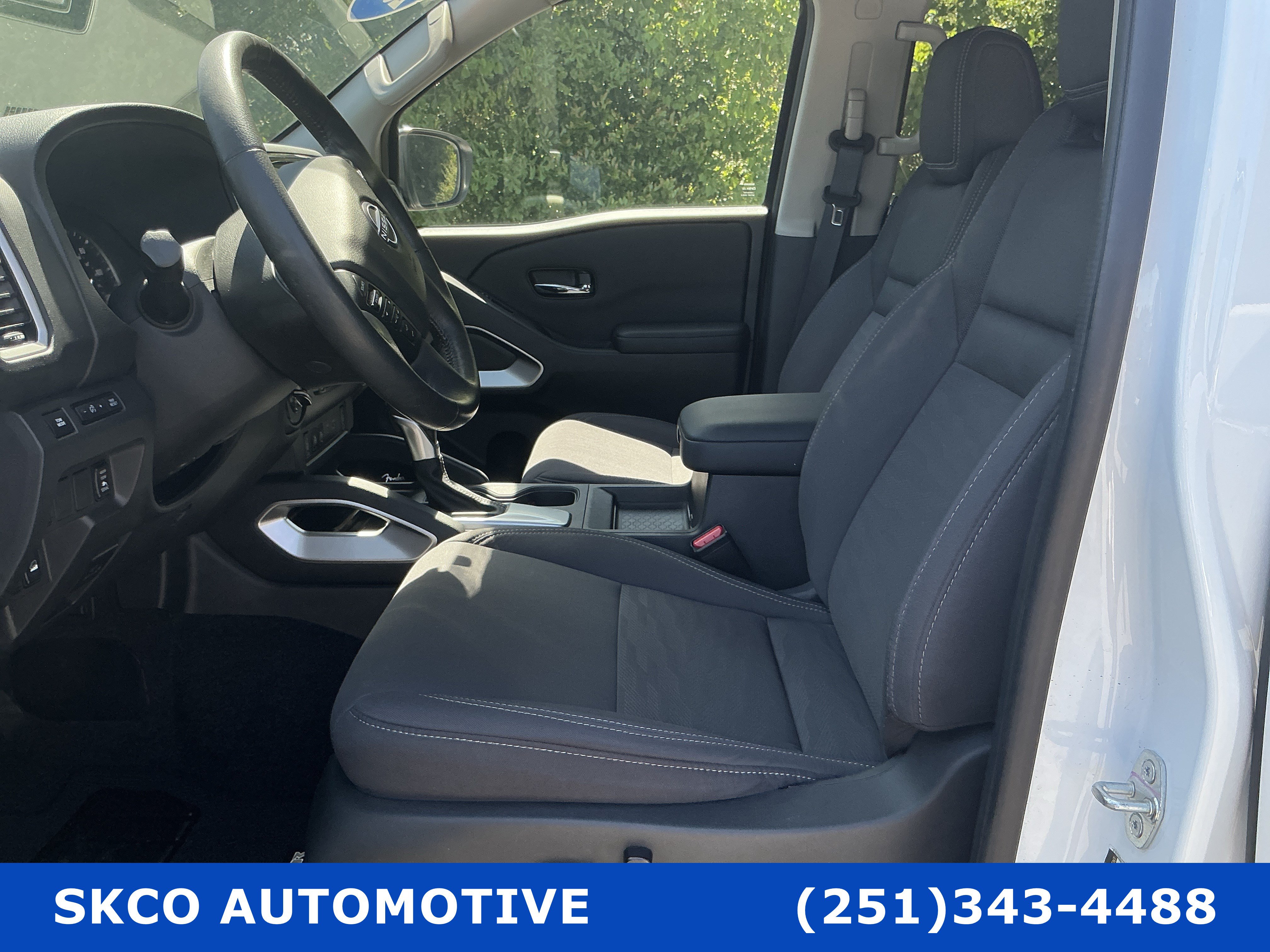 Used 2023 Nissan Frontier SV w/ SV Convenience Package AWD/4WD image 11
