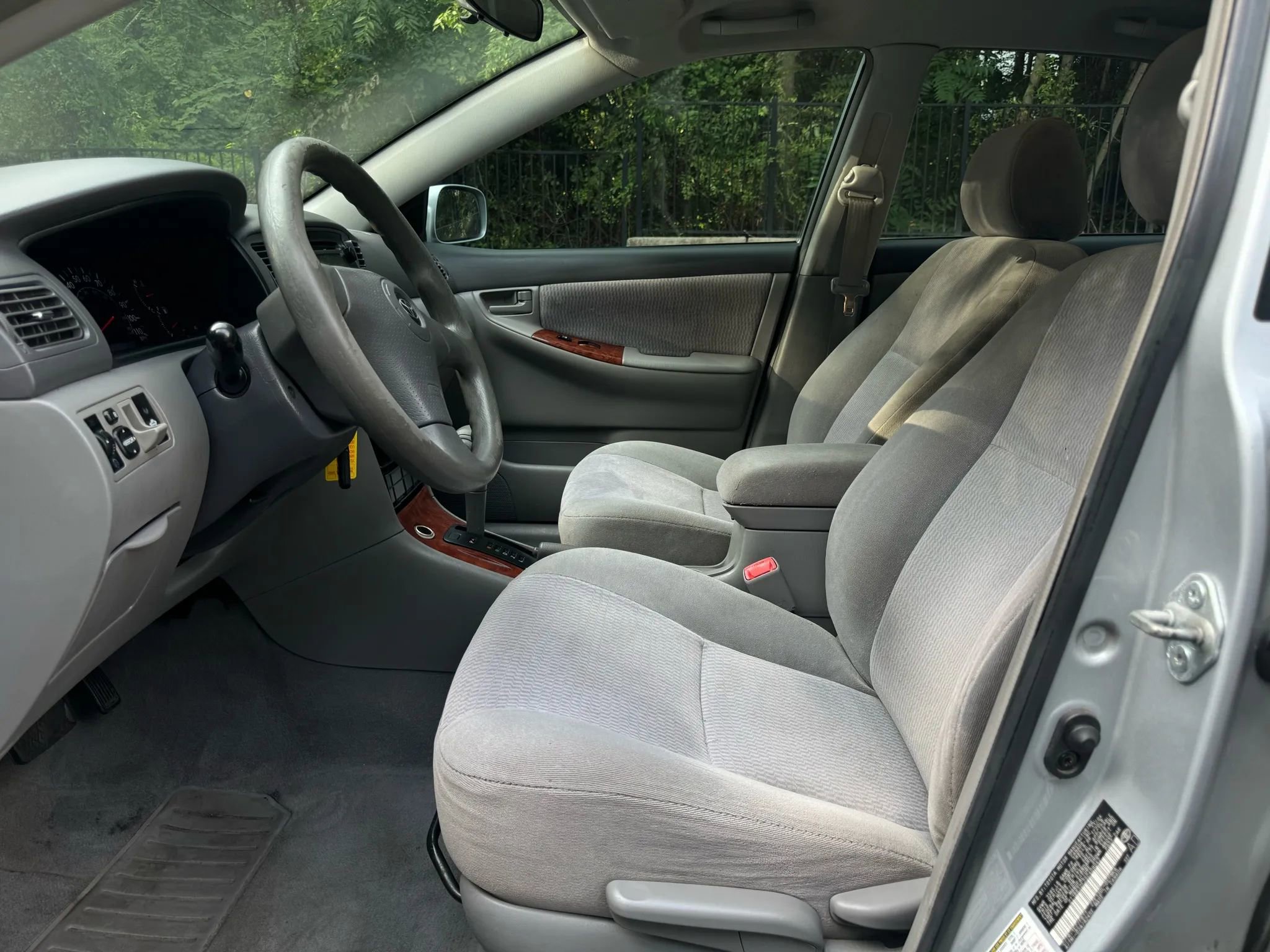 Used 2005 Toyota Corolla LE image 18