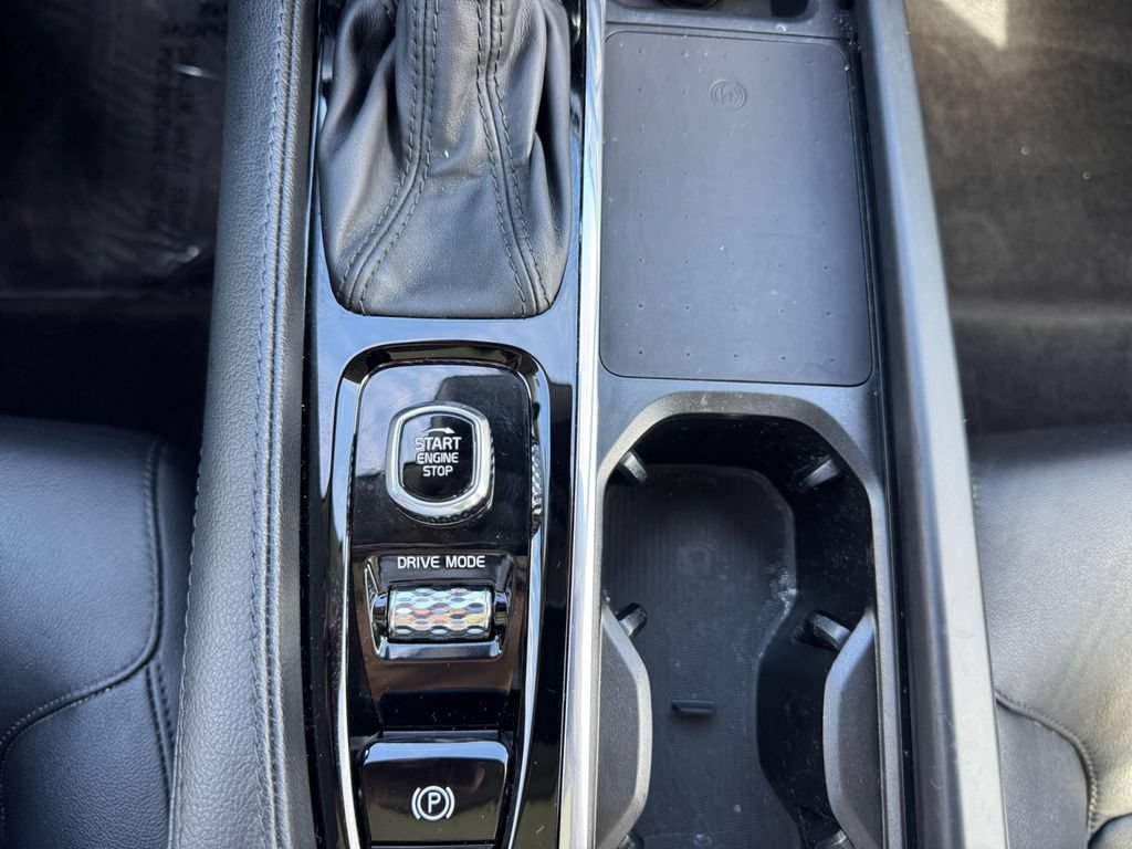 Used 2021 Volvo XC90 T5 Momentum w/ Climate Package AWD/4WD image 19