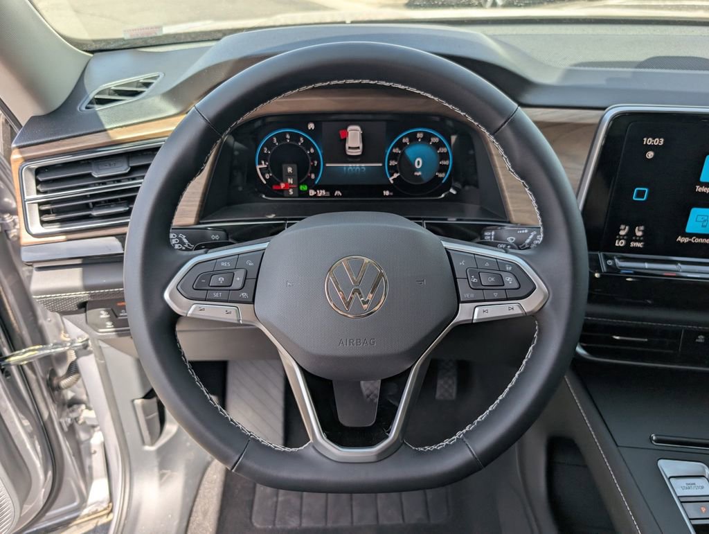 Used 2025 Volkswagen Atlas SE image 14