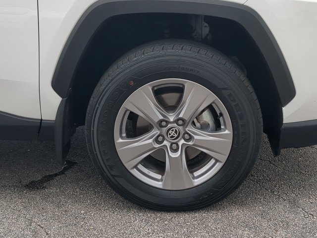 Used 2025 Toyota RAV4 XLE w/ Convenience Package FWD image 11