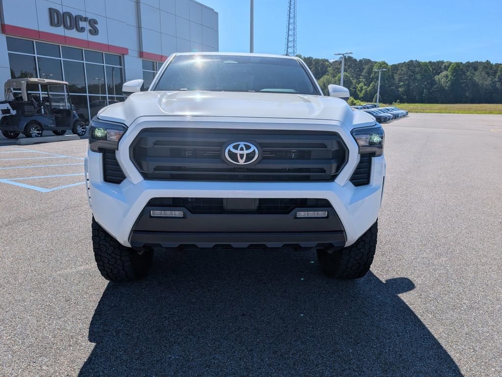 Used 2025 Toyota Tacoma SR5 AWD/4WD image 8