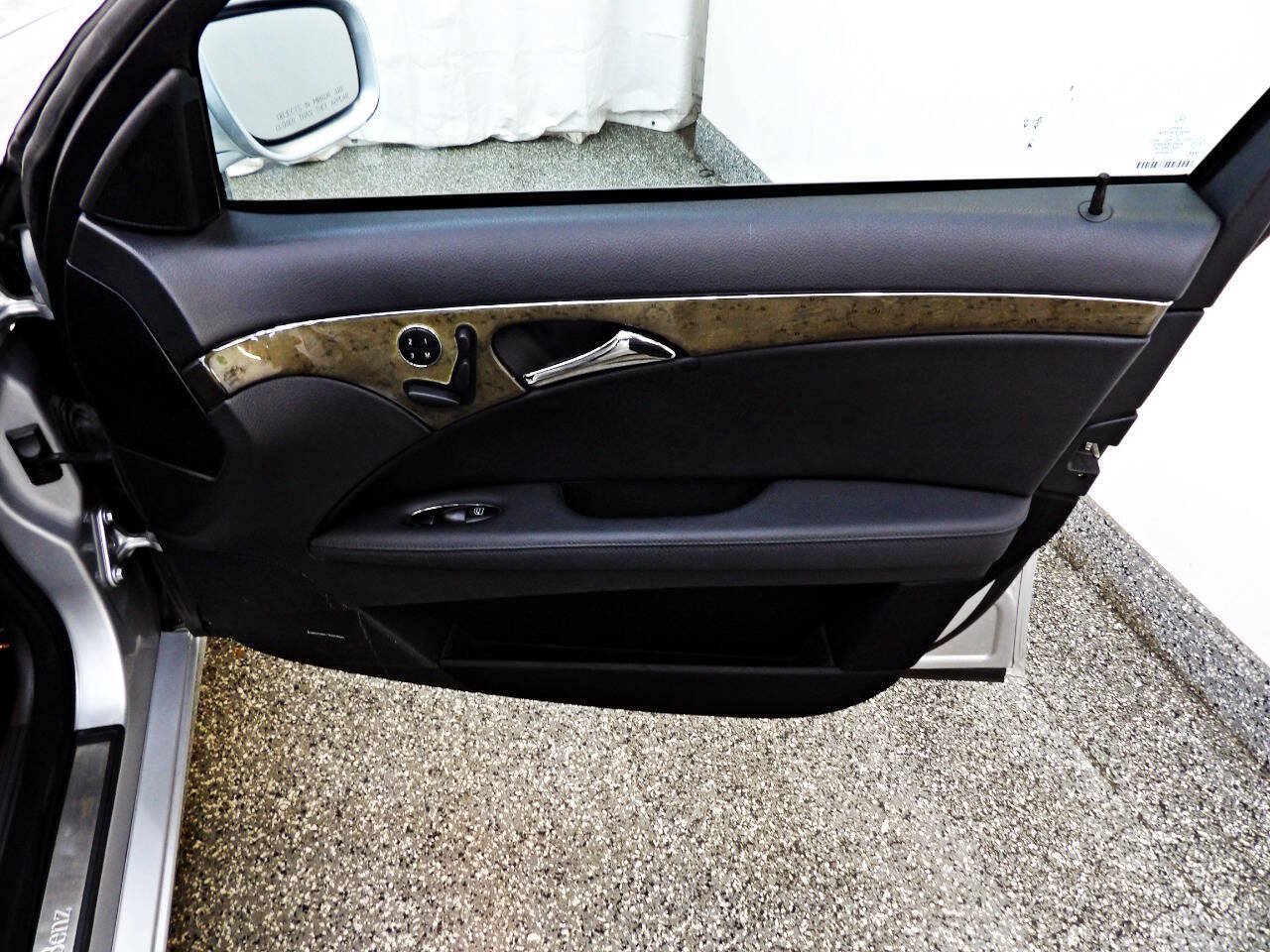 Used 2007 Mercedes-Benz E 350 4MATIC Sedan image 11