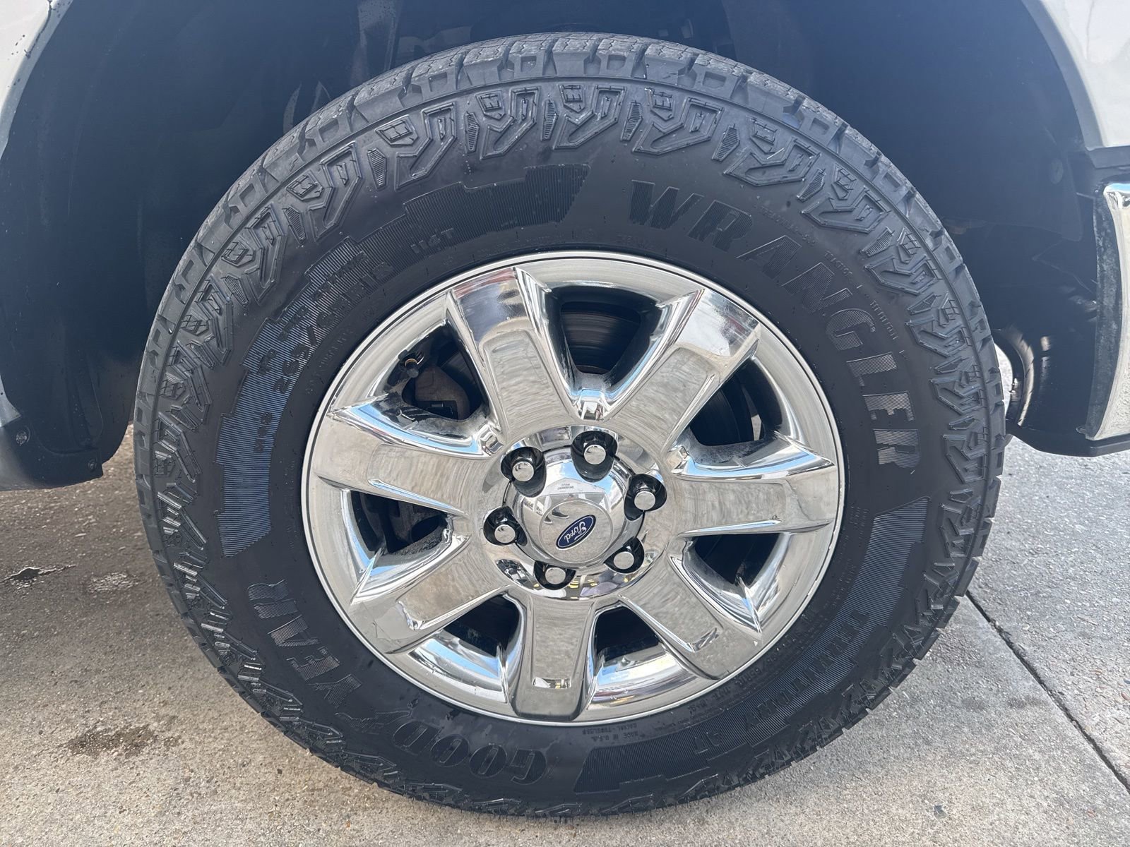 Used 2013 Ford F150 XLT w/ Luxury Equipment Group image 12