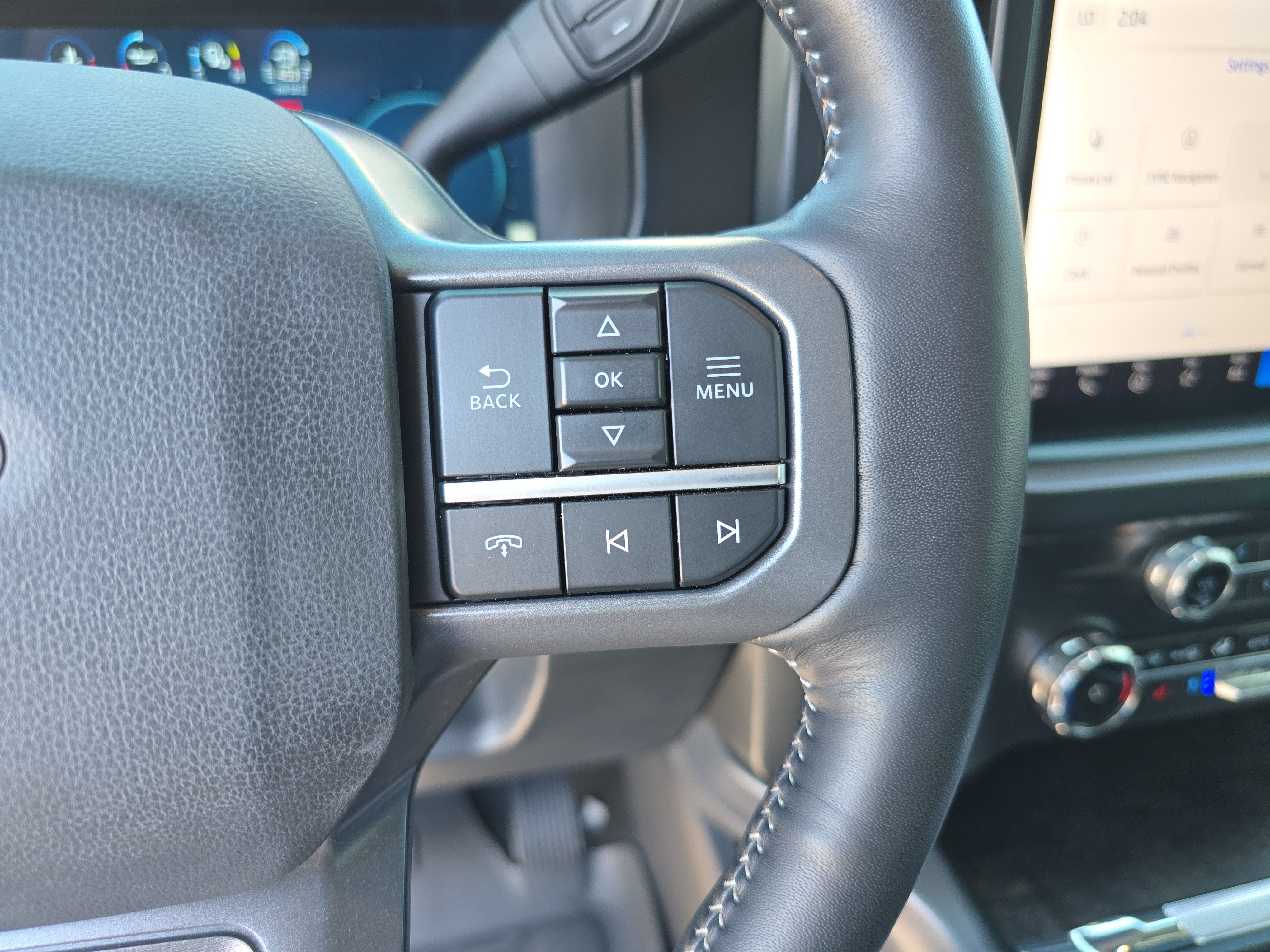 Used 2024 Ford F250 Lariat w/ Lariat Ultimate Package AWD/4WD image 31