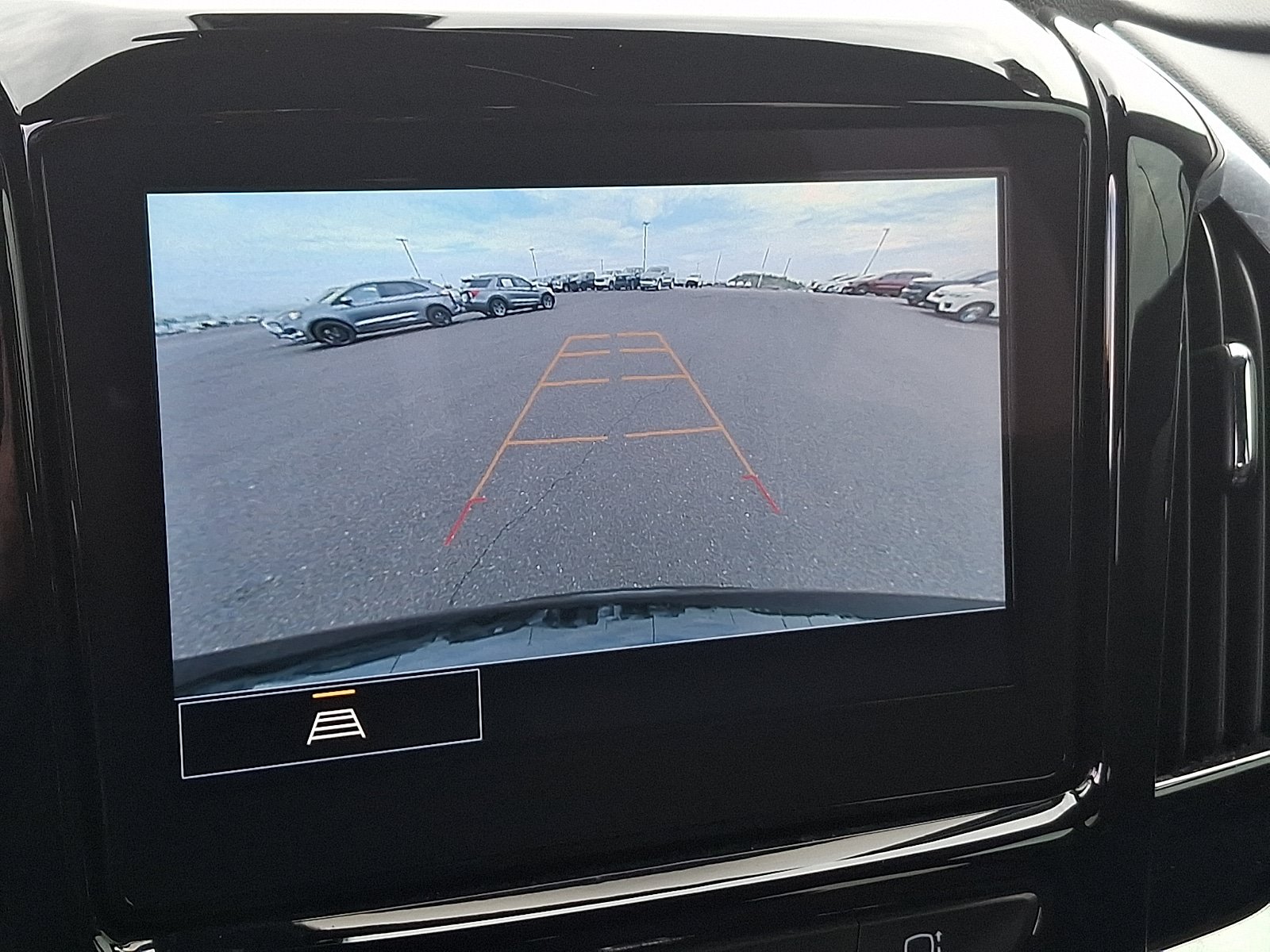 Used 2023 Chevrolet Traverse LT AWD/4WD image 18