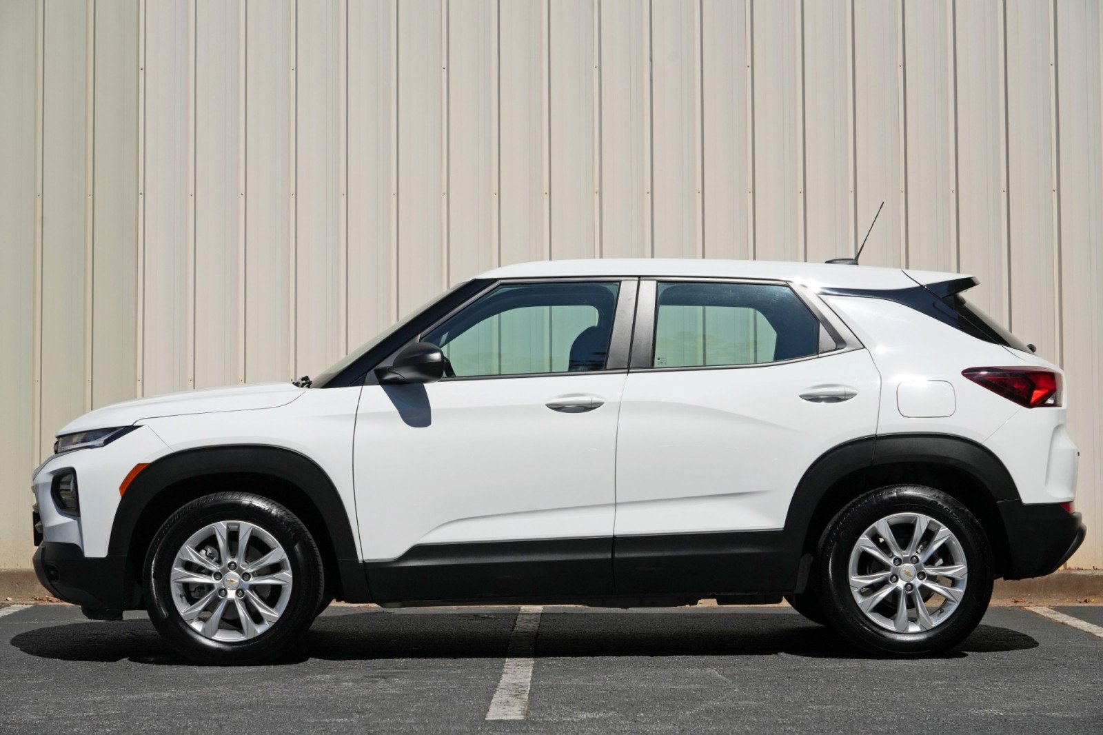 Used 2023 Chevrolet TrailBlazer LS FWD image 8