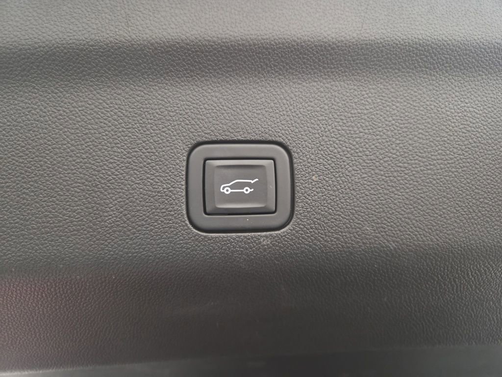 Used 2024 Chevrolet Tahoe Z71 w/ Luxury Package image 48