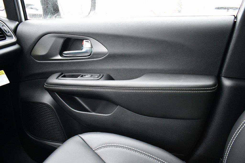 New 2026 Chrysler Voyager LX FWD image 23
