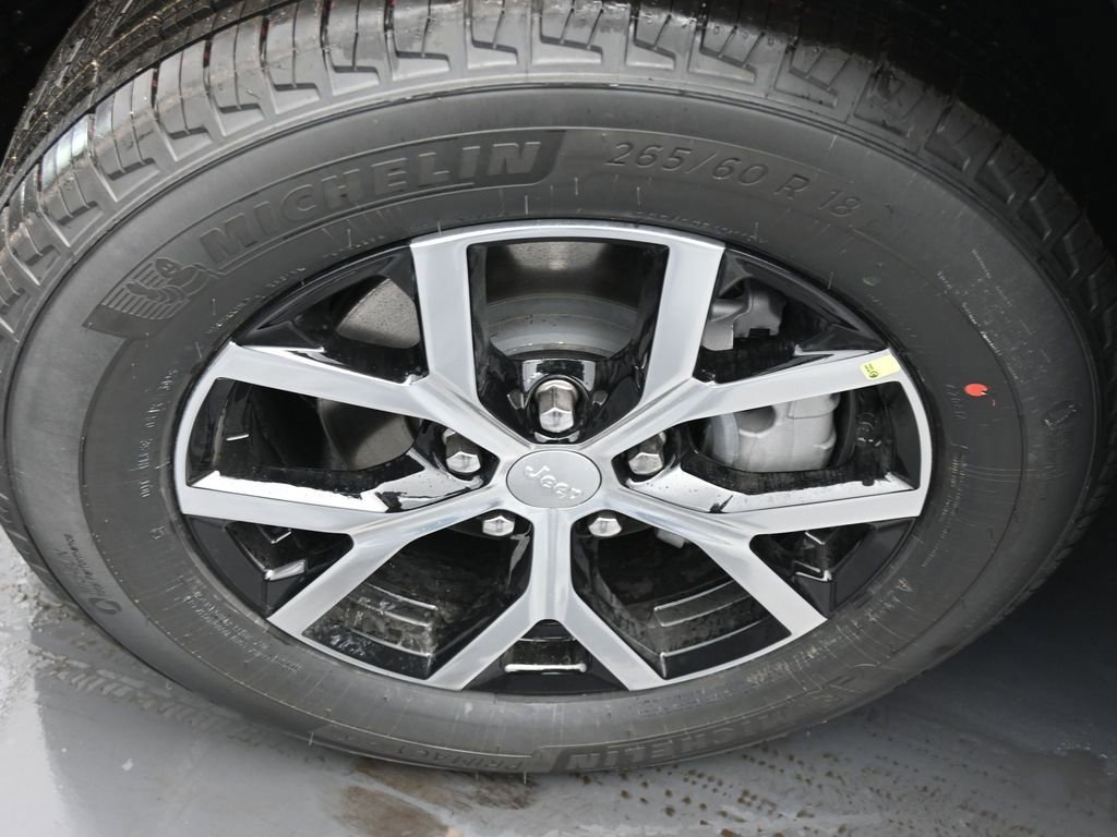 New 2025 Jeep Grand Cherokee Limited w/ Trailer Tow Package image 20