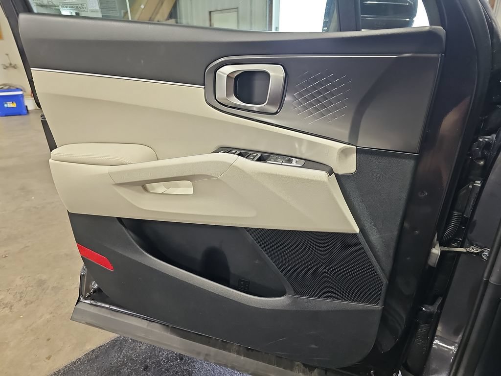 Used 2025 Kia Sorento S w/ Panoramic Sunroof Package FWD image 28