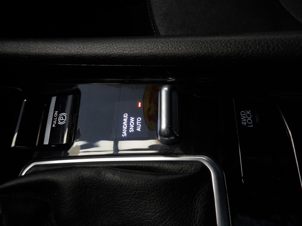 Used 2023 Jeep Compass Limited image 32