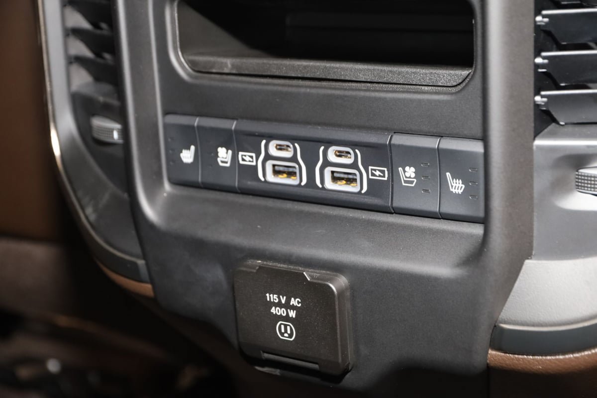 Used 2025 RAM 1500 Limited w/ Trailer Tow Group AWD/4WD image 18