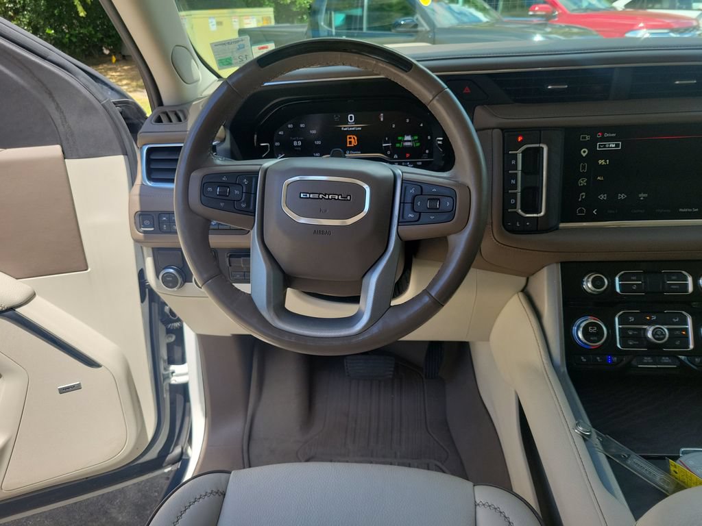 Used 2023 GMC Yukon Denali w/ Denali Reserve Package RWD image 21