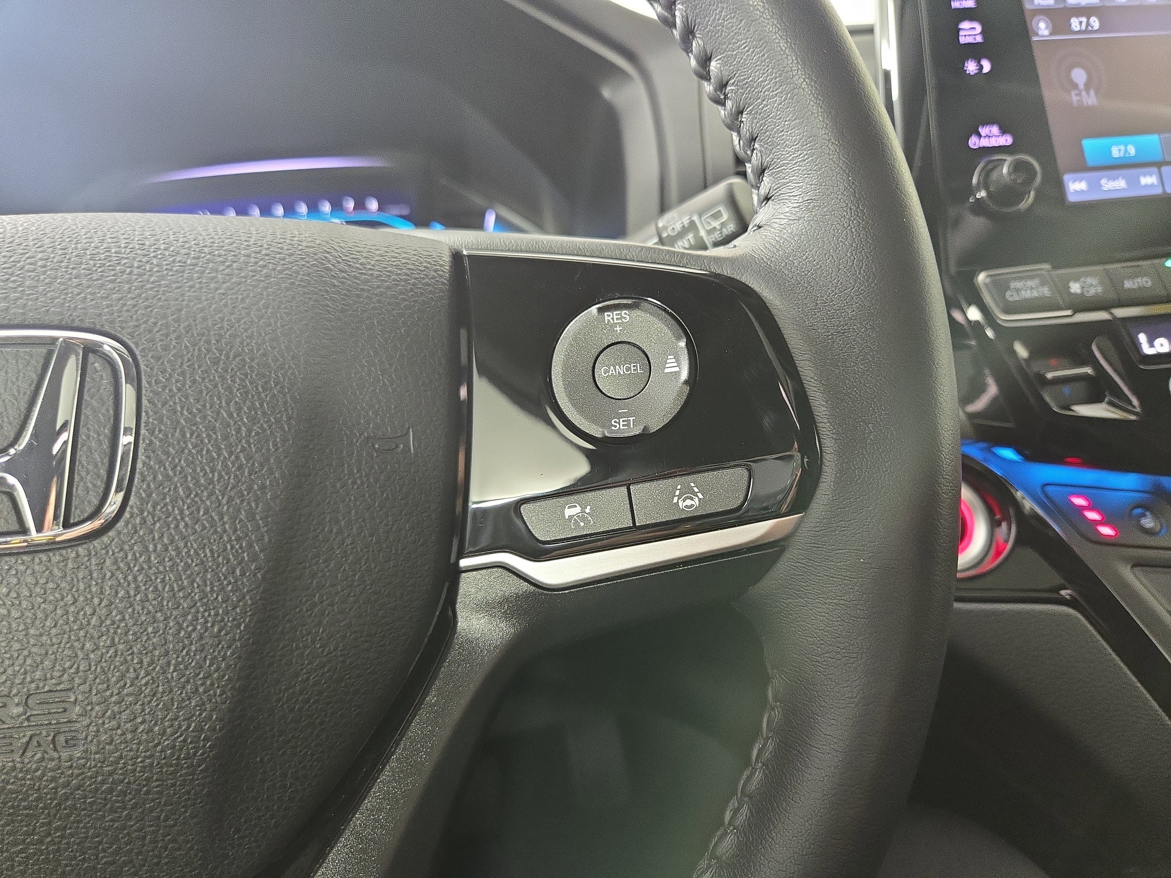 Used 2023 Honda Odyssey Touring image 17