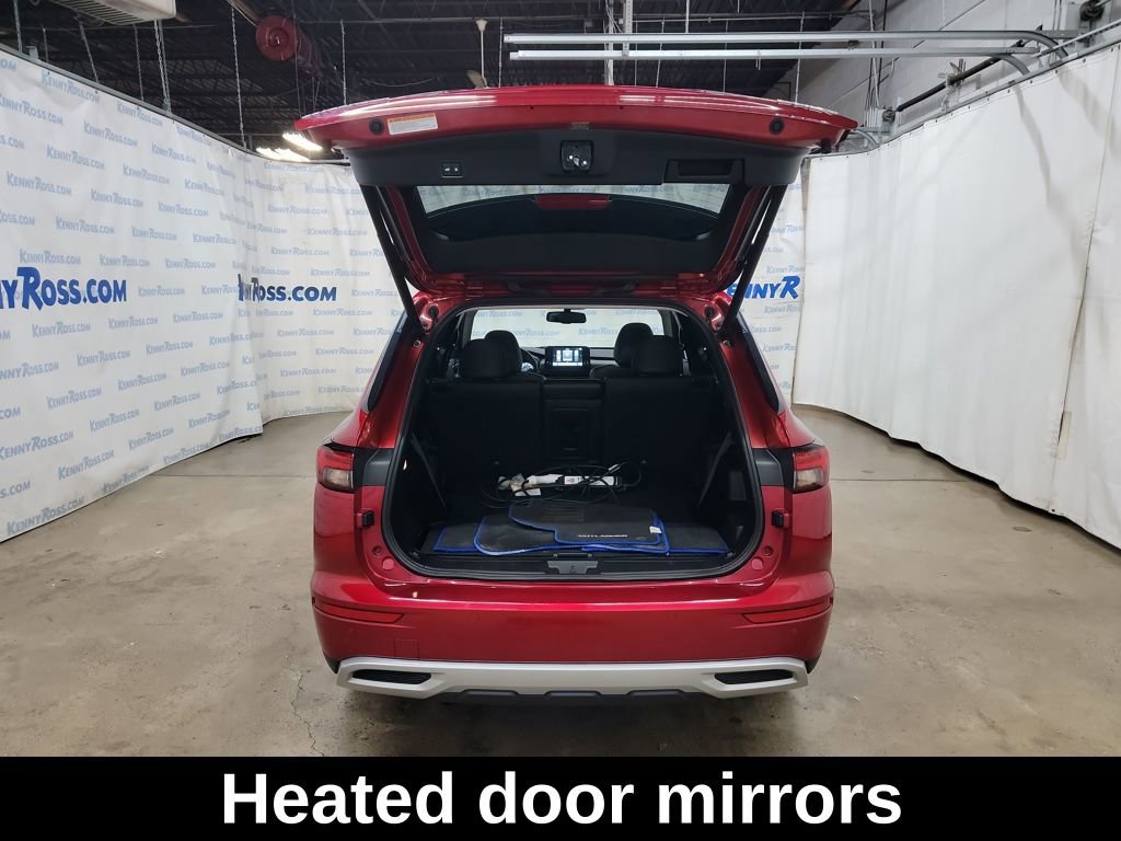 Used 2023 Mitsubishi Outlander SE image 13