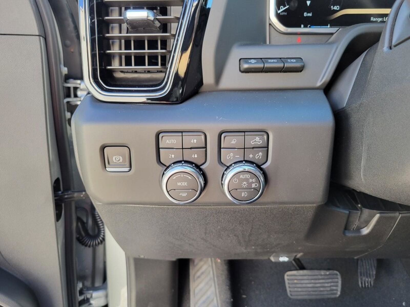 New 2026 GMC Sierra 2500 AT4 w/ AT4 Premium Plus Package image 18