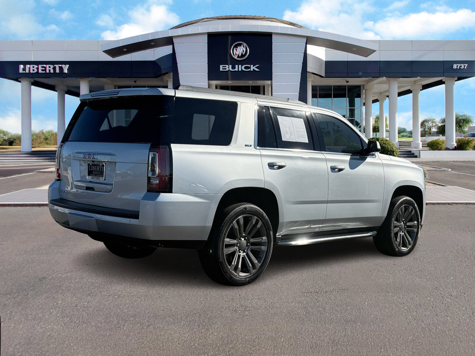 Used 2018 GMC Yukon SLT w/ Open Road Package image 3