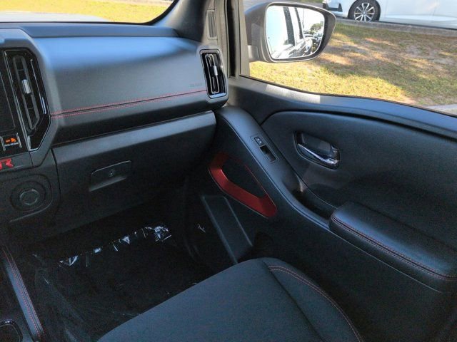 Used 2025 Nissan Frontier Pro-X w/ Pro Convenience Package RWD image 16