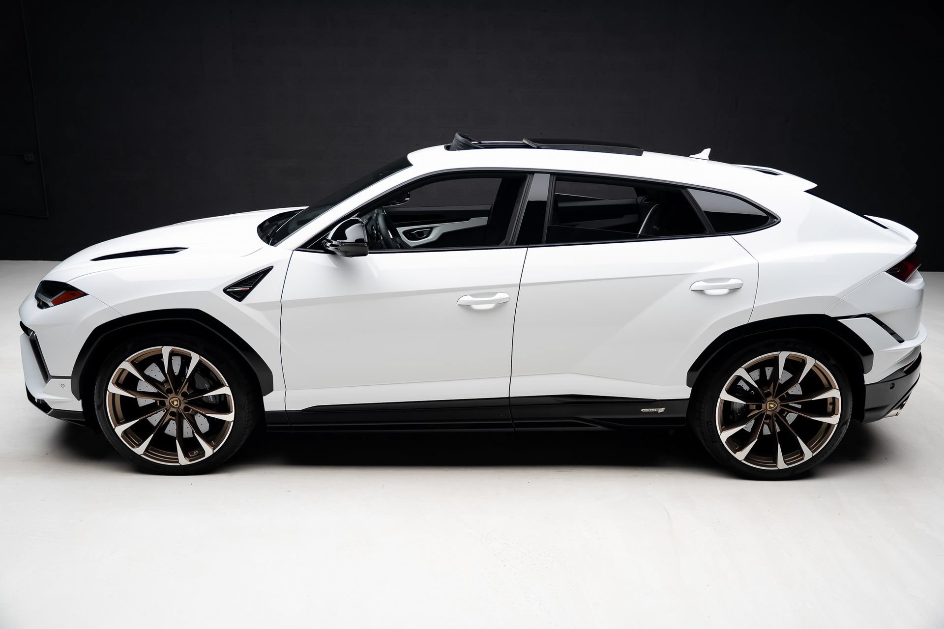 Used 2024 Lamborghini Urus S AWD/4WD image 16