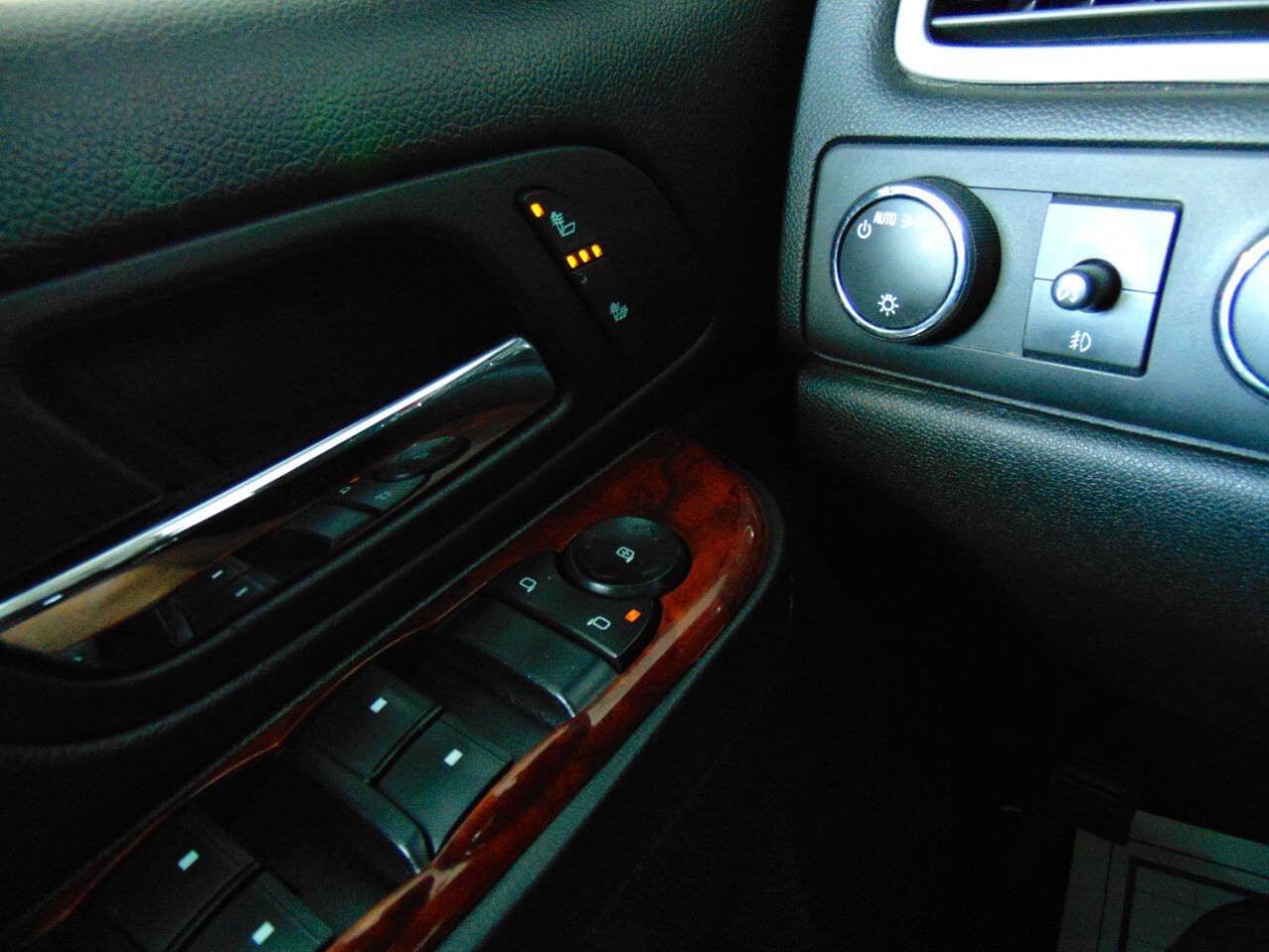 Used 2013 Chevrolet Tahoe LT AWD/4WD image 12