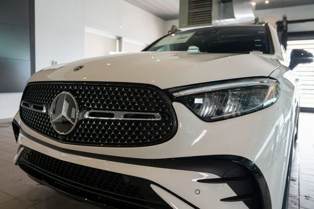 New 2025 Mercedes-Benz GLC 350e 4MATIC image 8