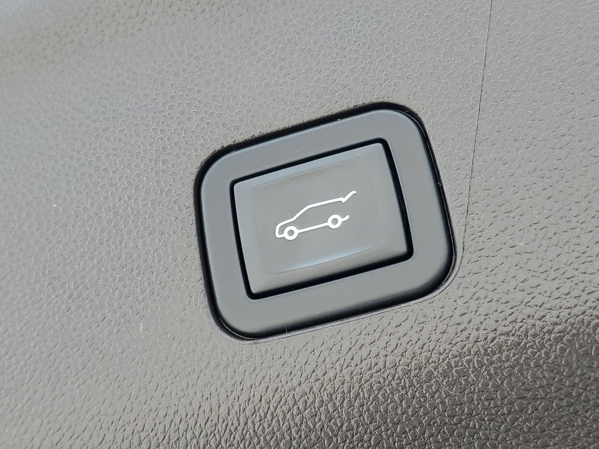 Used 2023 GMC Yukon Denali AWD/4WD image 9