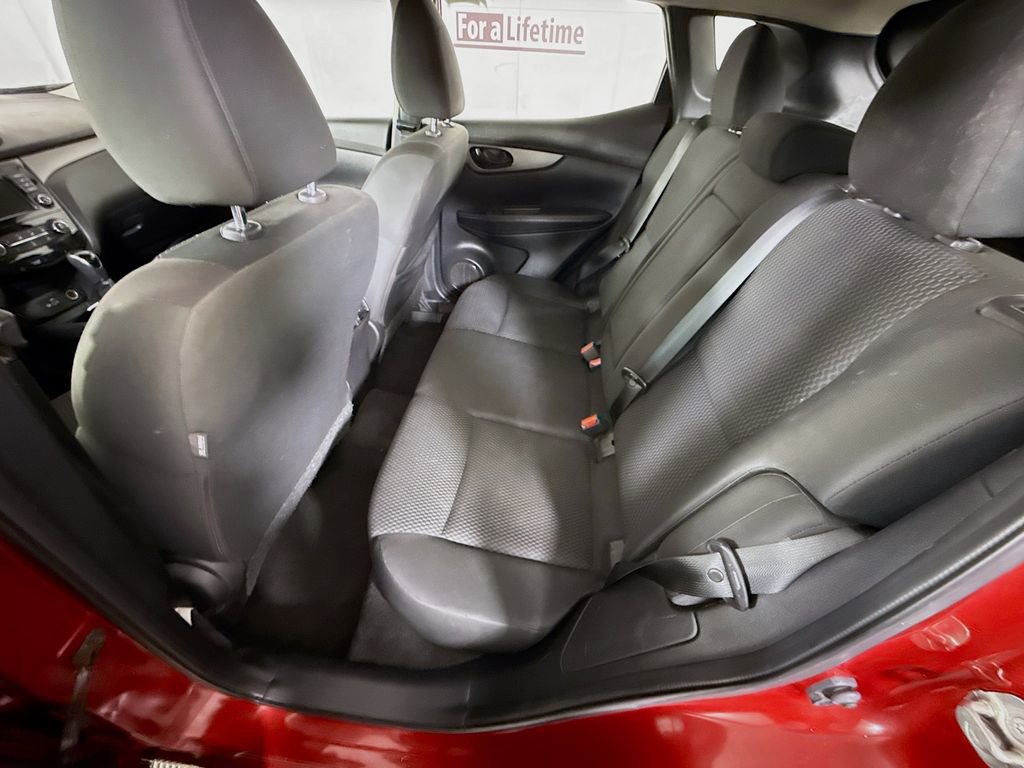 Used 2021 Nissan Rogue Sport S image 25