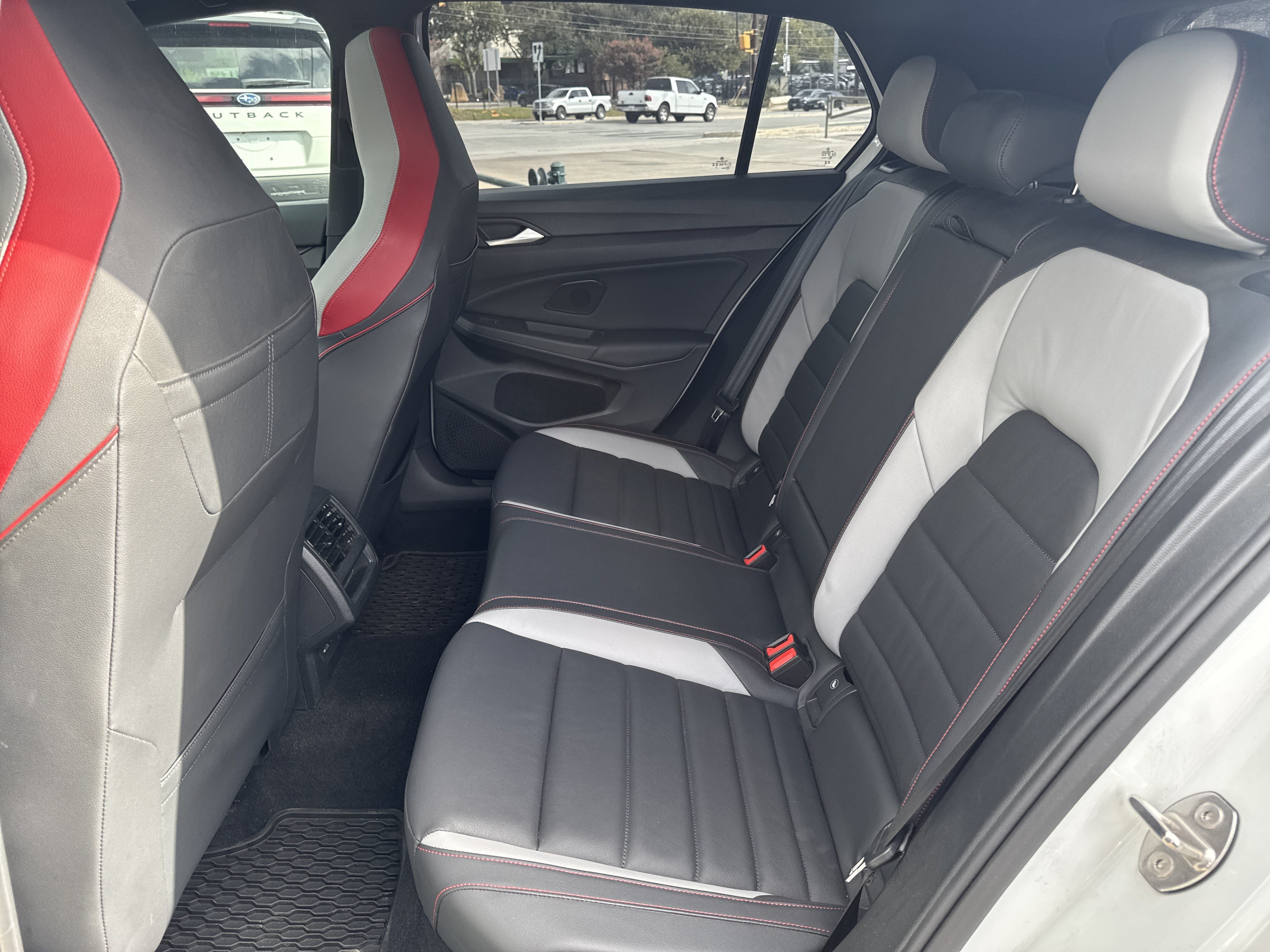 Used 2024 Volkswagen GTI SE FWD image 27