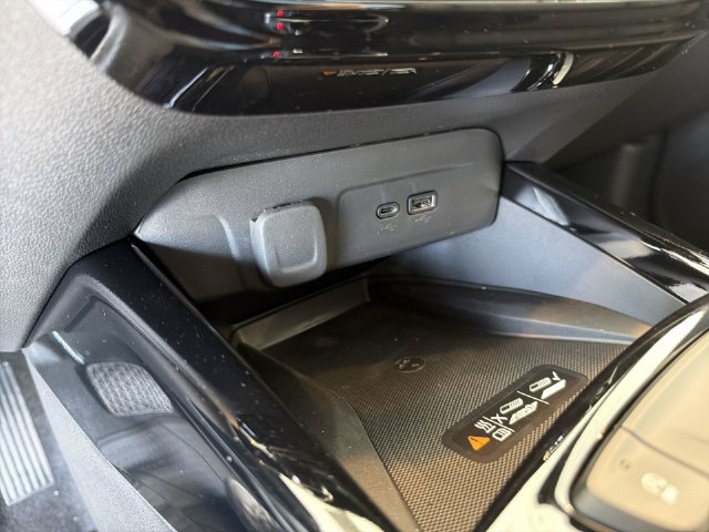 New 2026 Chevrolet Trax RS w/ Sunroof Package FWD image 26