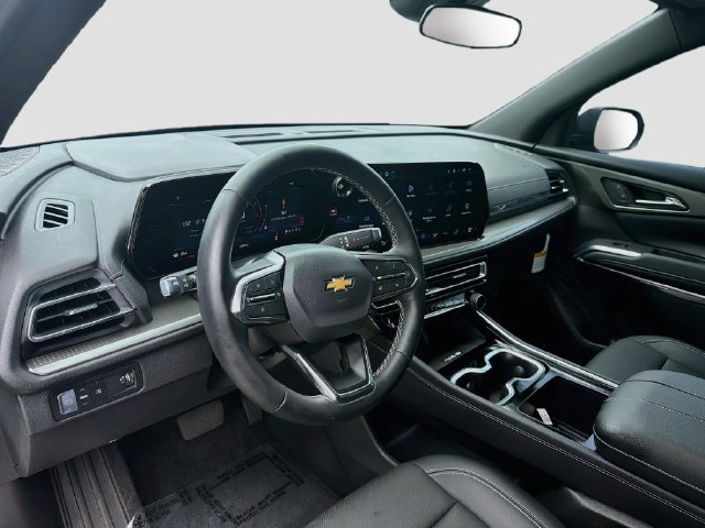 Used 2026 Chevrolet Traverse LT FWD image 9