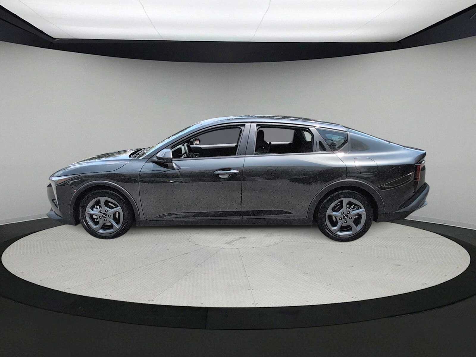 Used 2025 Kia K4 FWD image 5