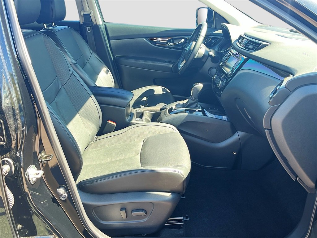 Used 2022 Nissan Rogue Sport SL w/ Premium Package image 26