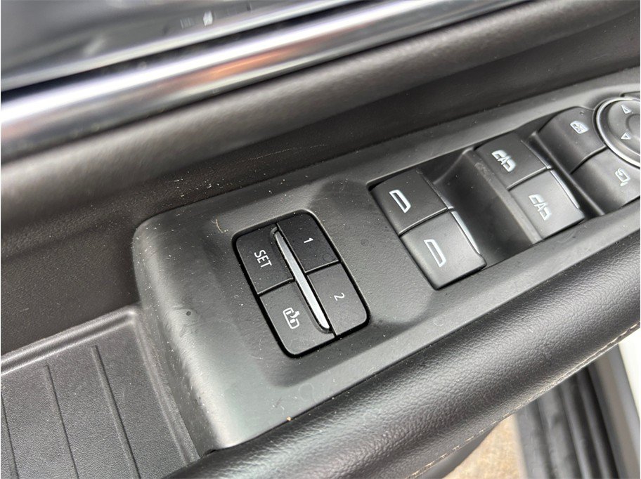 Used 2021 Chevrolet Suburban Premier RWD image 26