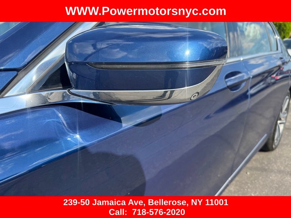 Used 2022 BMW 750Li xDrive AWD/4WD image 12