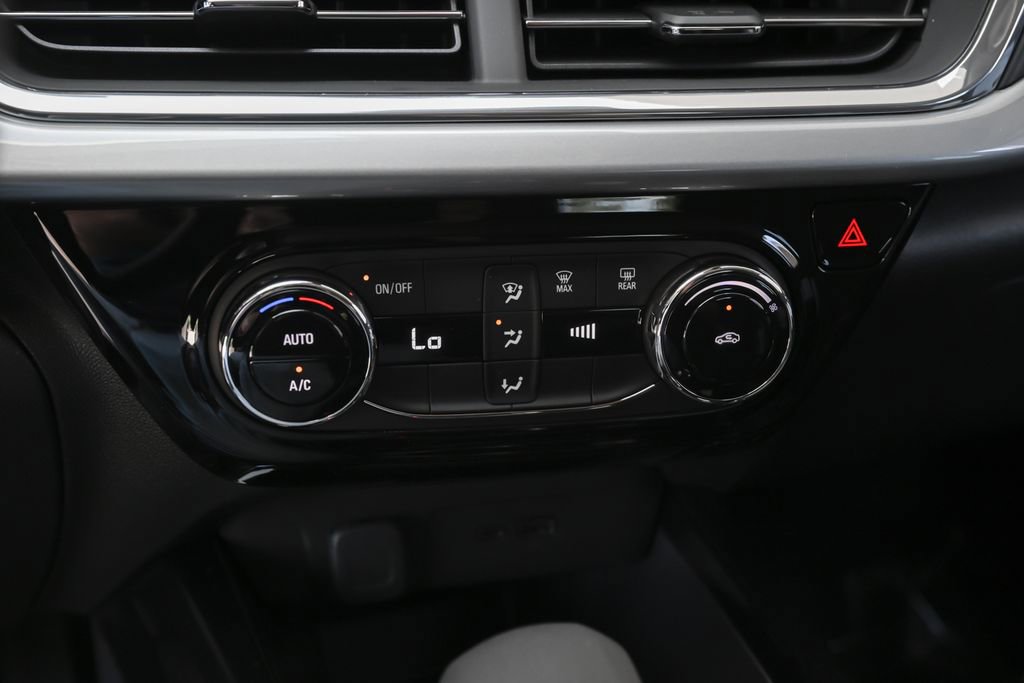 New 2026 Chevrolet Trax LT w/ LPO, Blackout Package FWD image 25