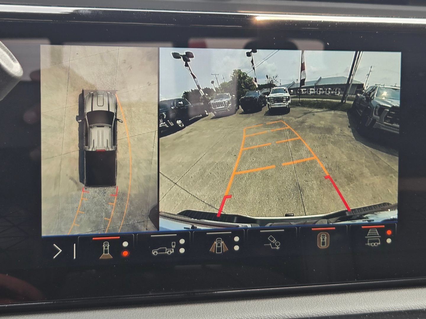 New 2026 GMC Sierra 2500 AT4 w/ Technology Package AWD/4WD image 8