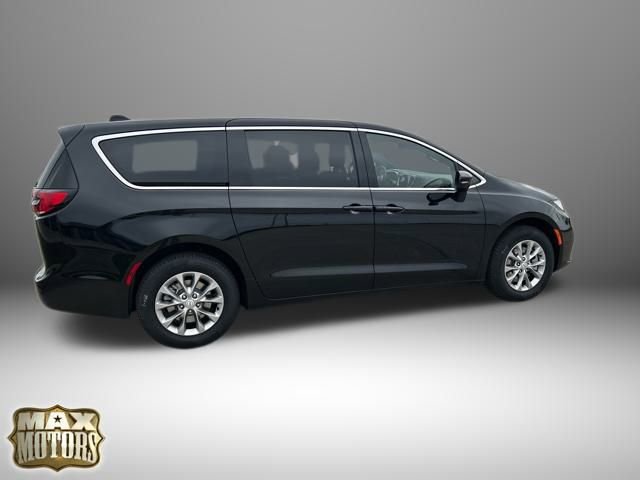 New 2026 Chrysler Pacifica Limited image 10