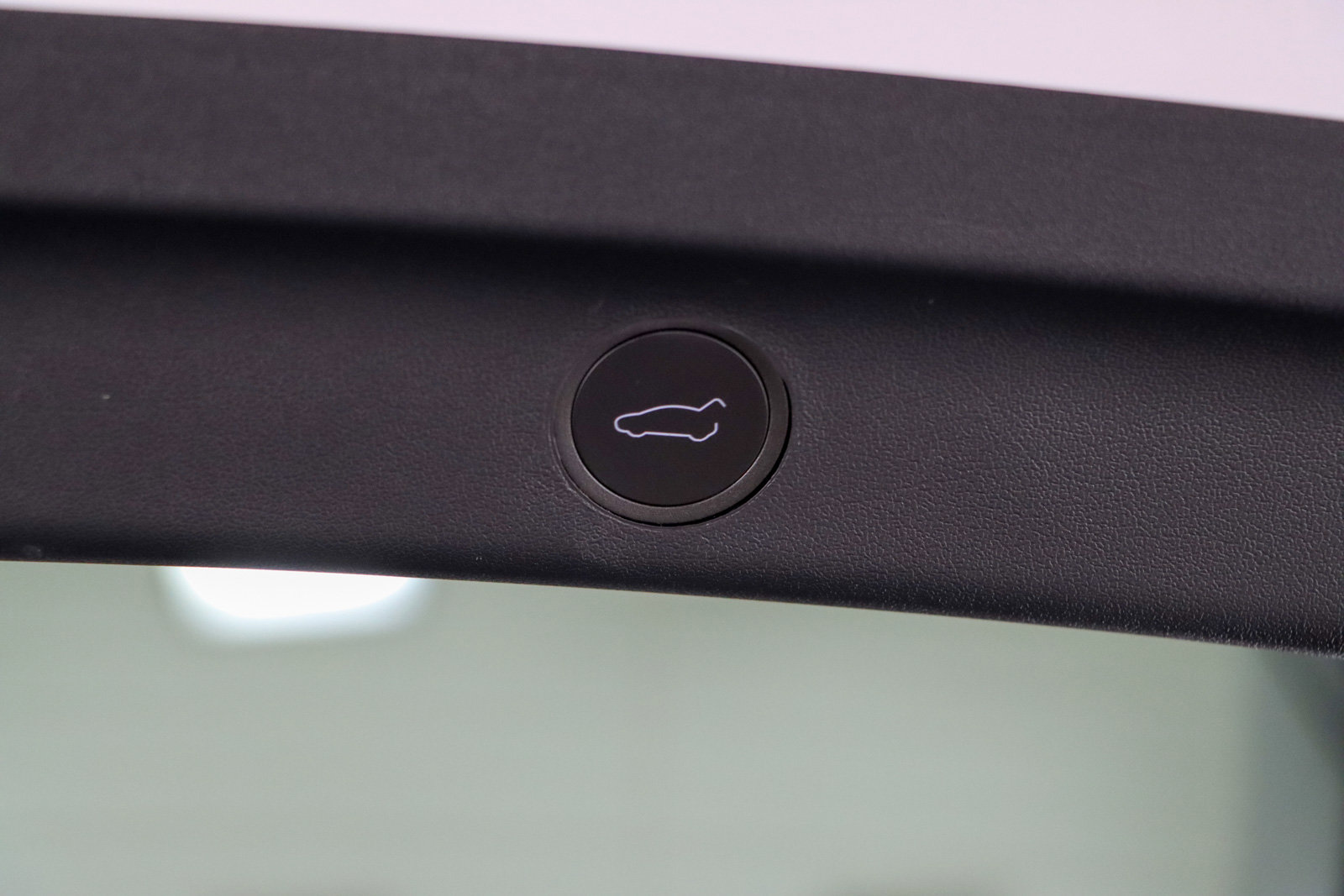 Used 2024 Tesla Model Y Long Range AWD/4WD image 28