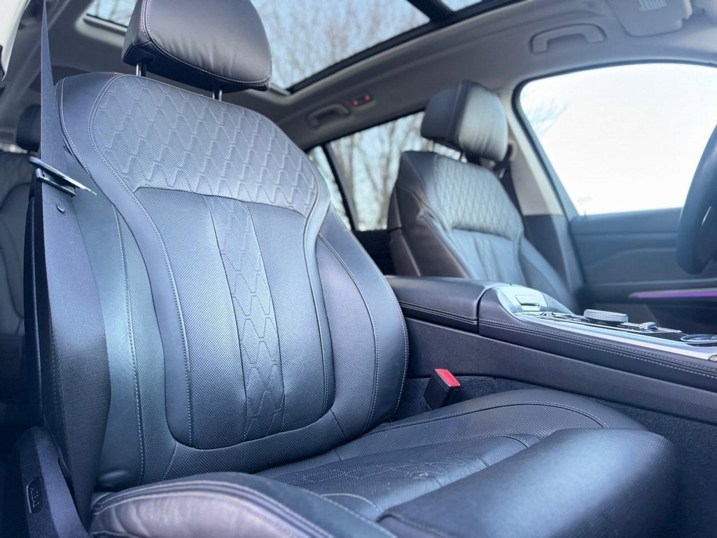Used 2023 BMW X7 xDrive40i w/ Premium Package image 24