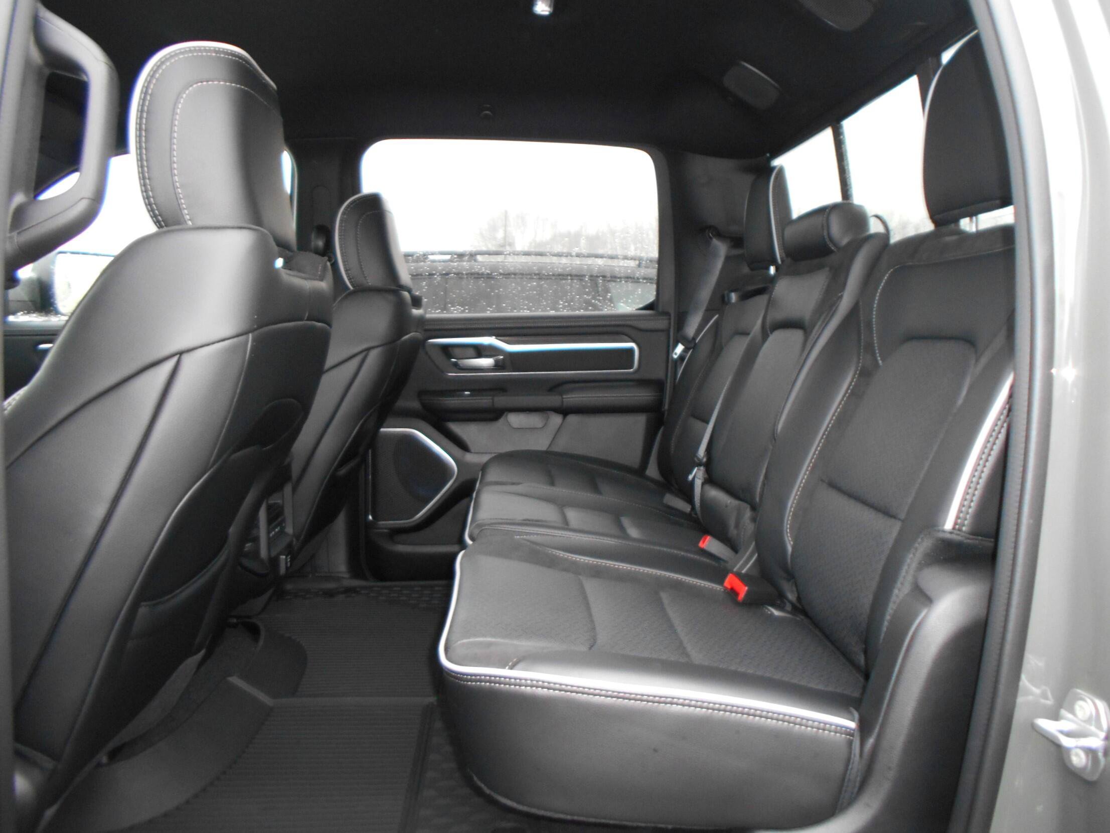 New 2026 RAM 1500 Laramie AWD/4WD image 7