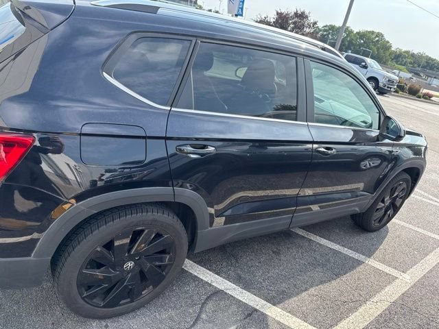 Used 2024 Volkswagen Taos SEL AWD/4WD image 16
