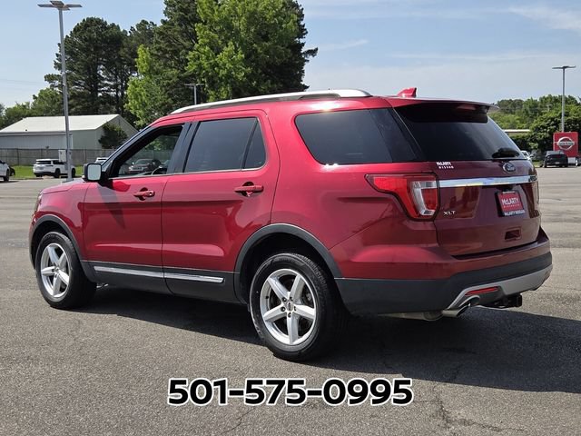 Used 2017 Ford Explorer XLT w/ Equipment Group 201A AWD/4WD image 3