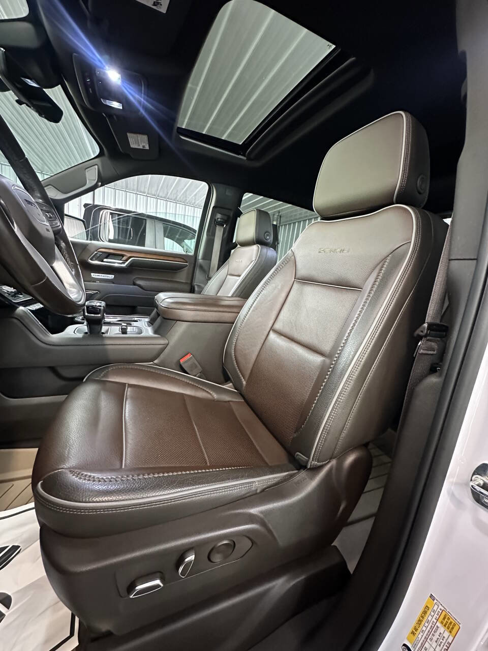 Used 2023 GMC Sierra 1500 Denali w/ Technology Package AWD/4WD image 70