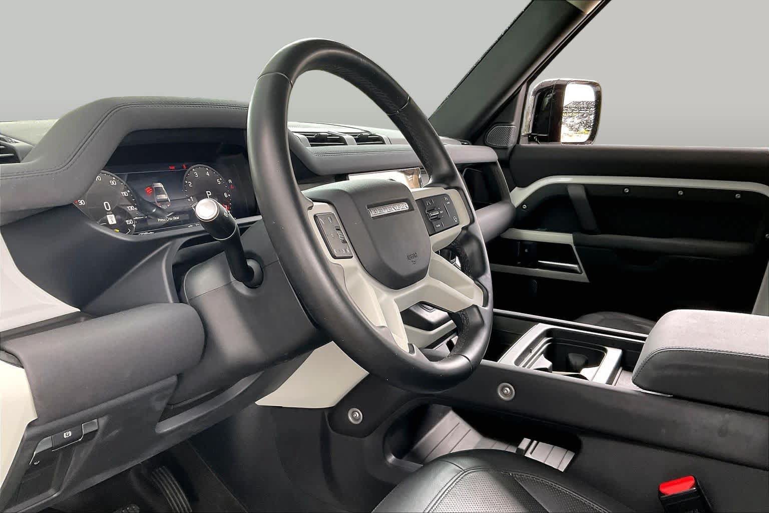 Used 2023 Land Rover Defender 90 SE AWD/4WD image 17