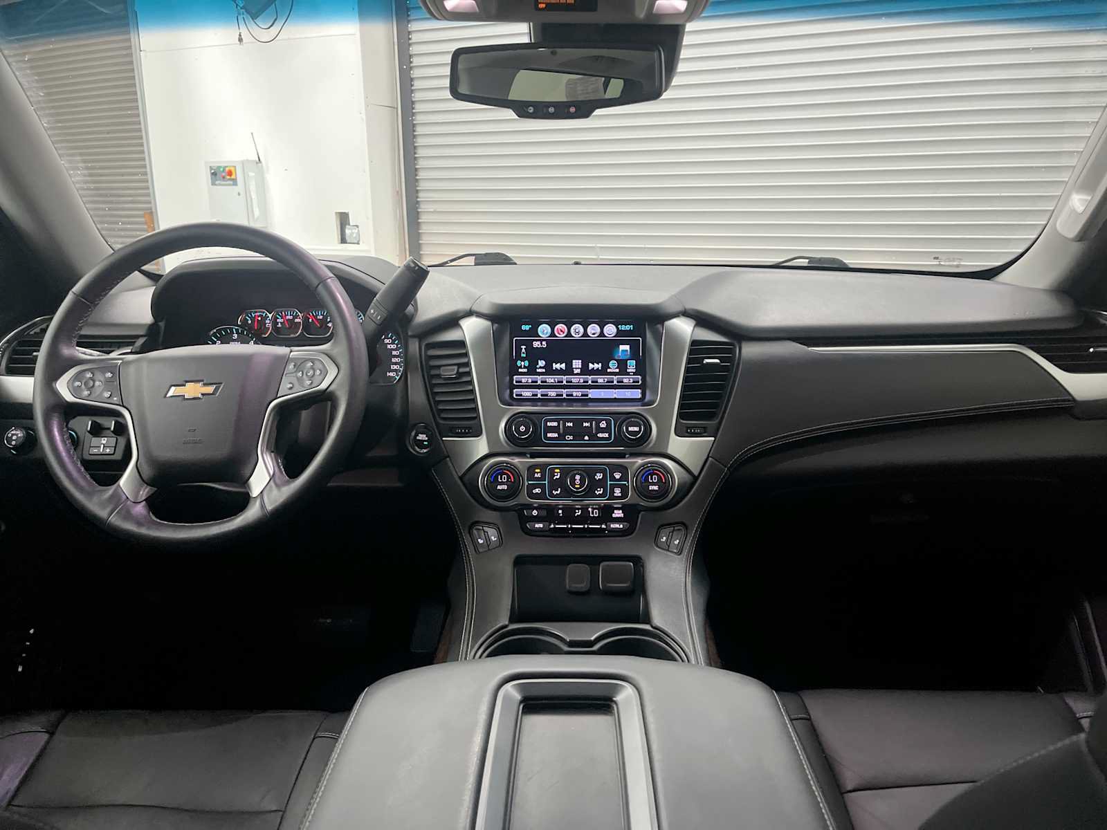 Used 2018 Chevrolet Suburban LT w/ LT Signature Package AWD/4WD image 10