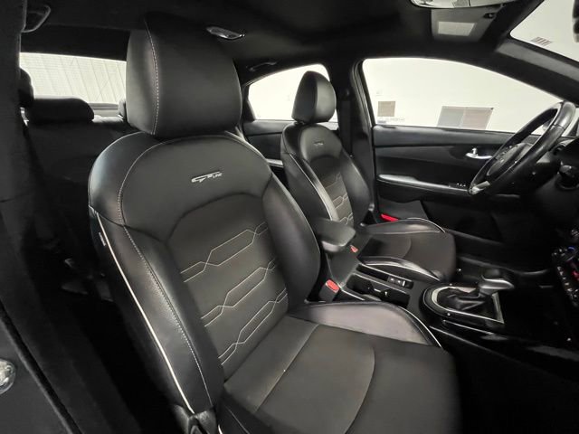 Used 2023 Kia Forte GT-Line w/ GT-Line Premium Package image 9